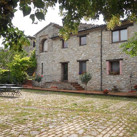 Il Giardino Degli Ulivi Castelraimondo Exterior foto