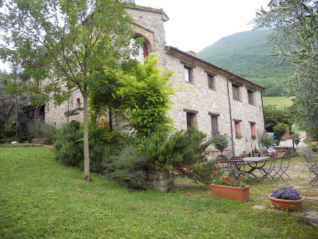 Il Giardino Degli Ulivi Castelraimondo Exterior foto